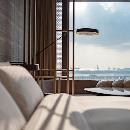 Conrad Shenzhen, The First Art Museum Hotel In Greater Bay Area With The Stunning Bay And Sunset View In The Hotel Terrace 외부 사진