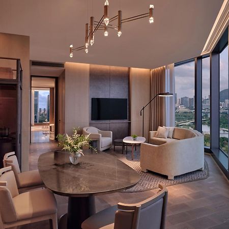 Conrad Shenzhen, The First Art Museum Hotel In Greater Bay Area With The Stunning Bay And Sunset View In The Hotel Terrace 외부 사진