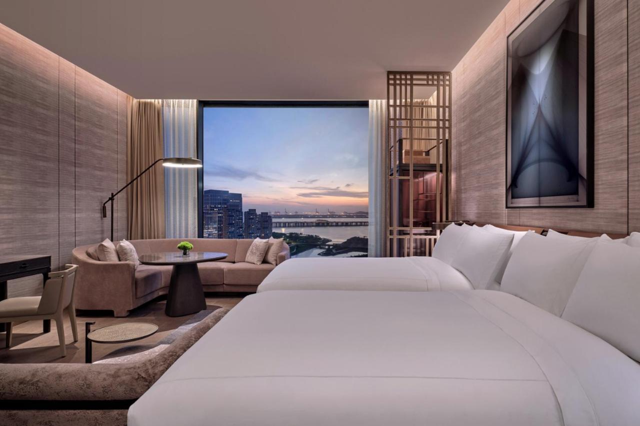 Conrad Shenzhen, The First Art Museum Hotel In Greater Bay Area With The Stunning Bay And Sunset View In The Hotel Terrace 외부 사진