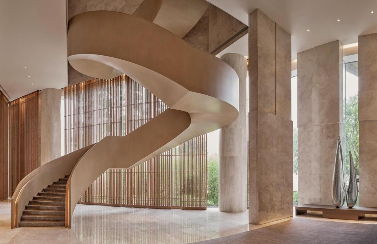 Conrad Shenzhen, The First Art Museum Hotel In Greater Bay Area With The Stunning Bay And Sunset View In The Hotel Terrace 외부 사진