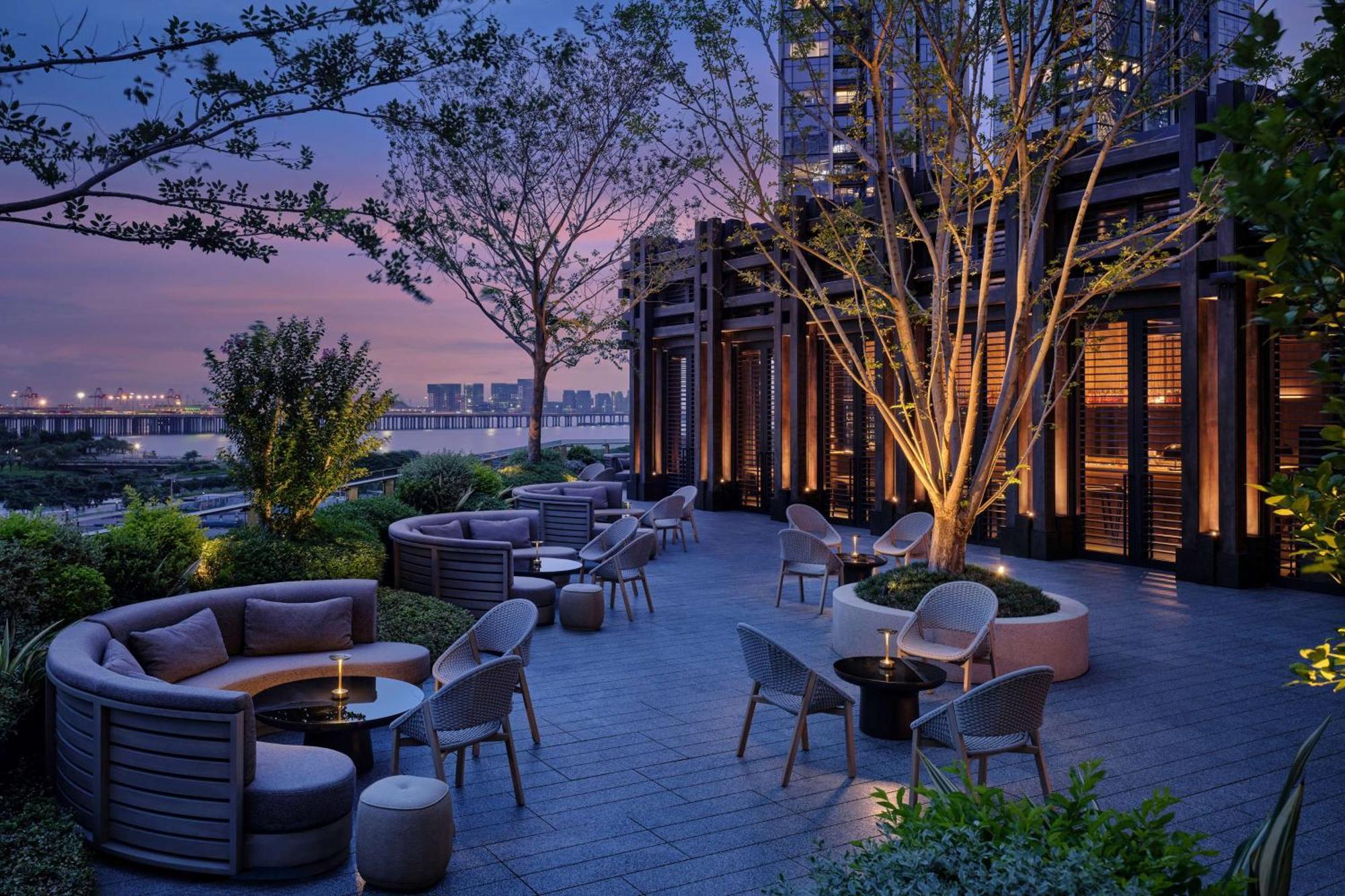 Conrad Shenzhen, The First Art Museum Hotel In Greater Bay Area With The Stunning Bay And Sunset View In The Hotel Terrace 외부 사진