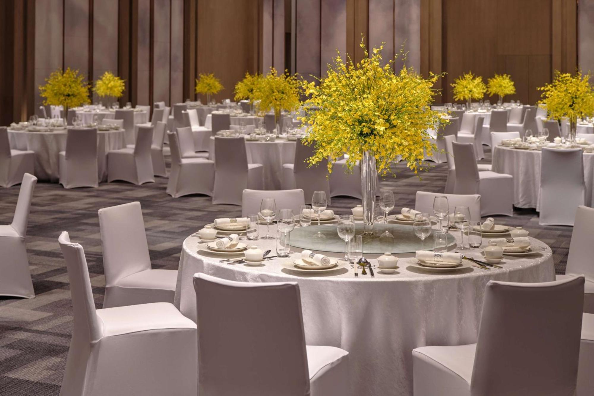 Conrad Shenzhen, The First Art Museum Hotel In Greater Bay Area With The Stunning Bay And Sunset View In The Hotel Terrace 외부 사진