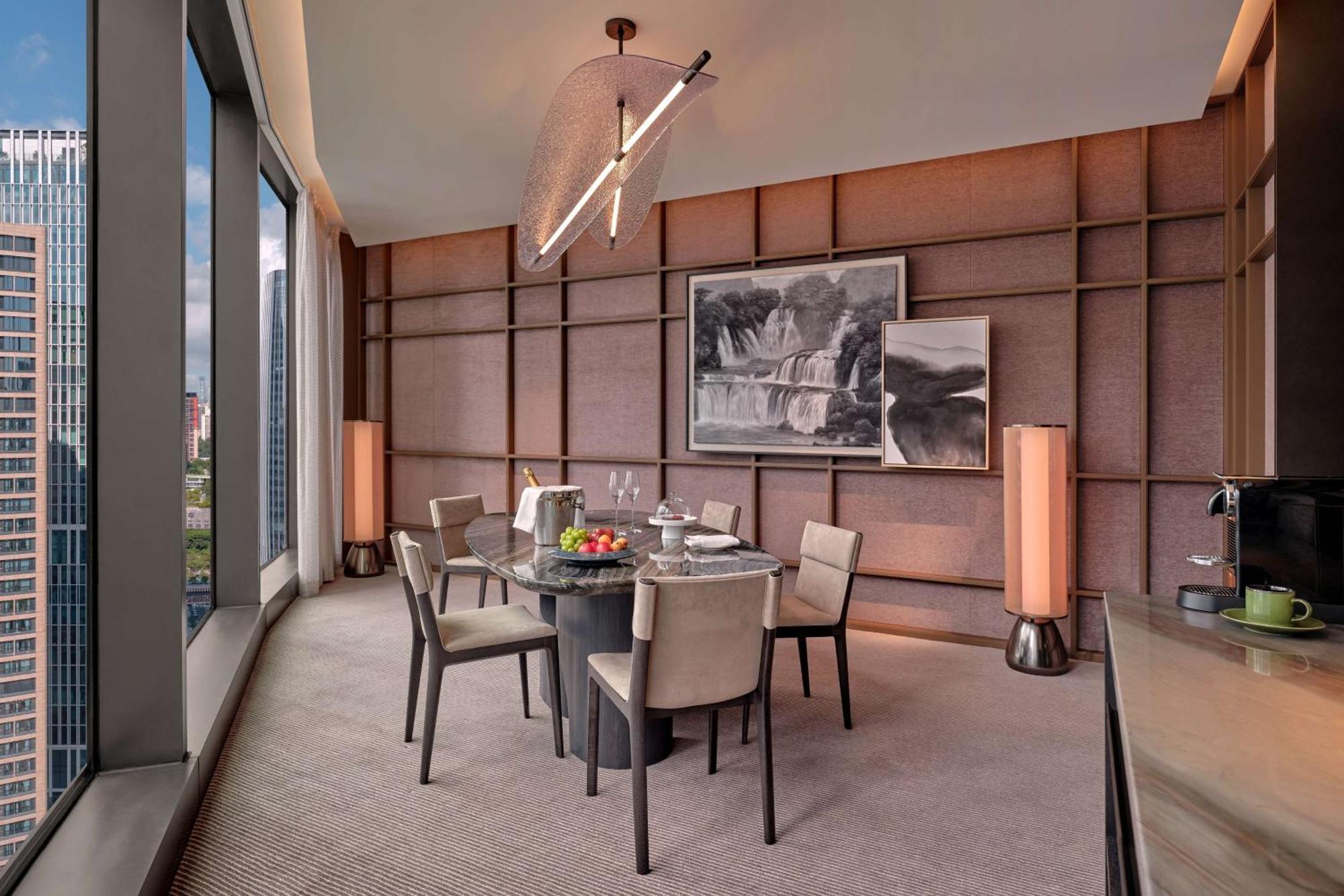 Conrad Shenzhen, The First Art Museum Hotel In Greater Bay Area With The Stunning Bay And Sunset View In The Hotel Terrace 외부 사진