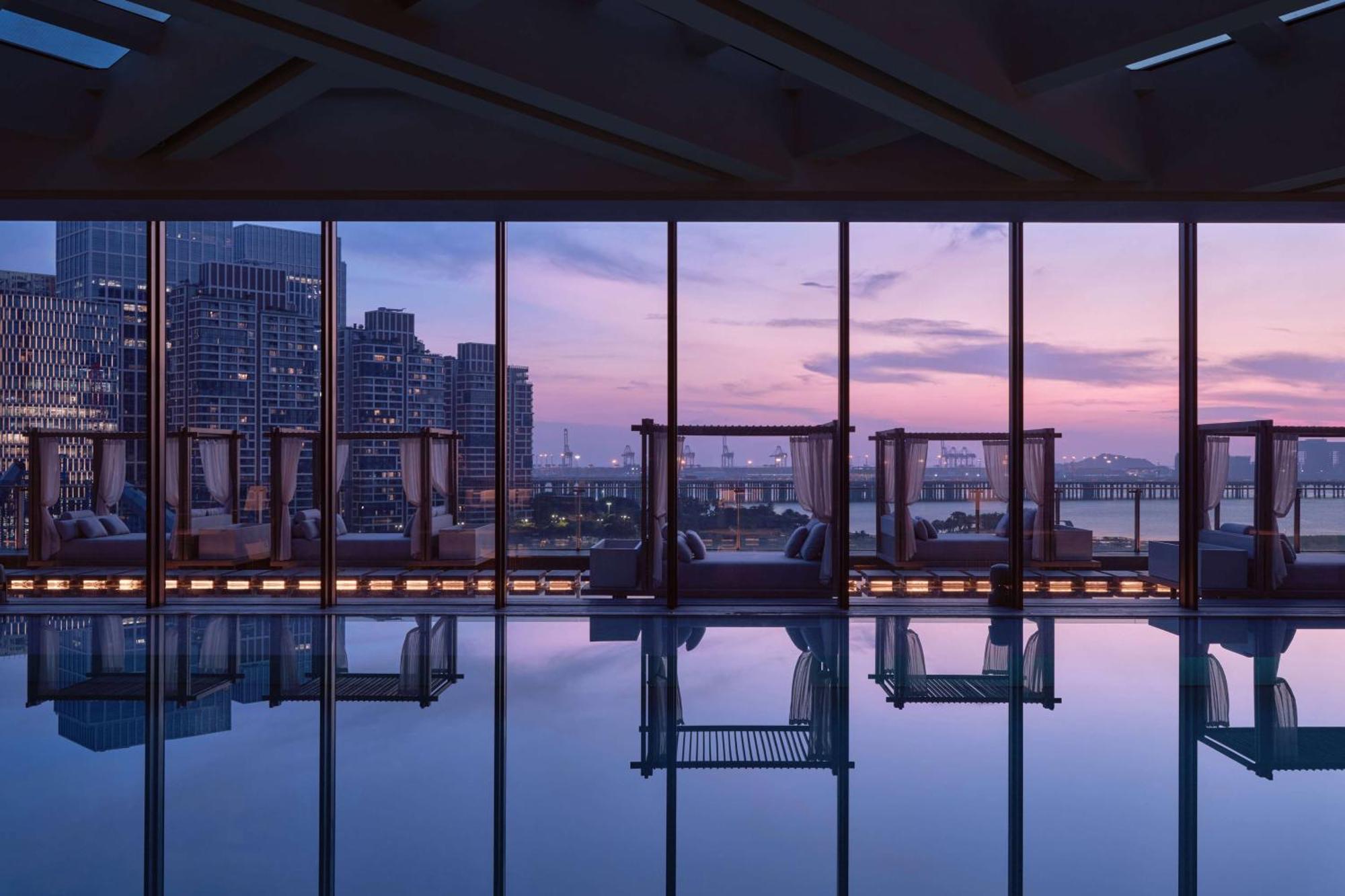 Conrad Shenzhen, The First Art Museum Hotel In Greater Bay Area With The Stunning Bay And Sunset View In The Hotel Terrace 외부 사진
