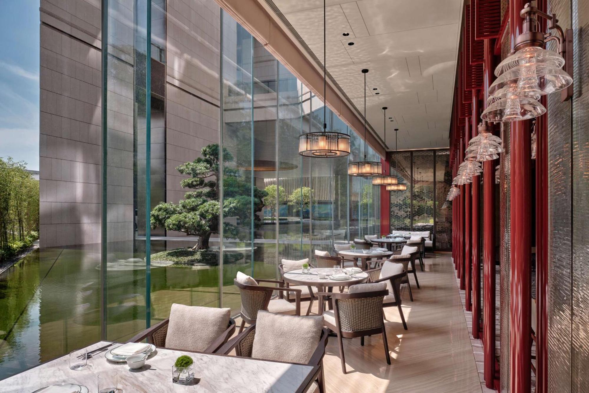 Conrad Shenzhen, The First Art Museum Hotel In Greater Bay Area With The Stunning Bay And Sunset View In The Hotel Terrace 외부 사진